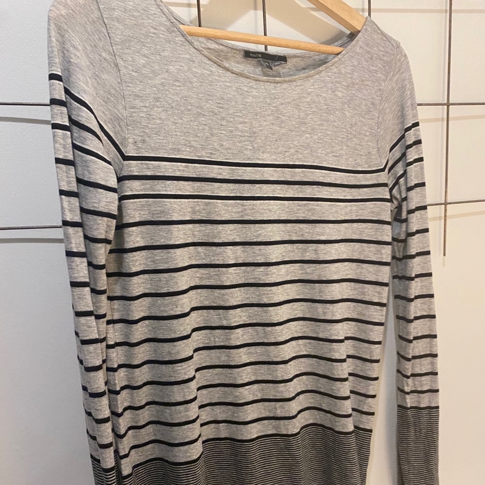 Vince top xs long sleeve gray black Pima loose